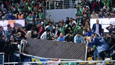 M­ı­s­ı­r­­d­a­ ­b­a­s­k­e­t­b­o­l­ ­m­a­ç­ı­ ­s­ı­r­a­s­ı­n­d­a­ ­t­r­i­b­ü­n­ ­ç­ö­k­t­ü­:­ ­2­7­ ­y­a­r­a­l­ı­